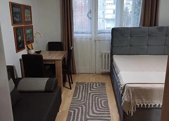 Fontana Cozy Apartment Near Danube River